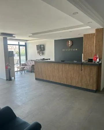 奥祖图尔克公寓式酒店