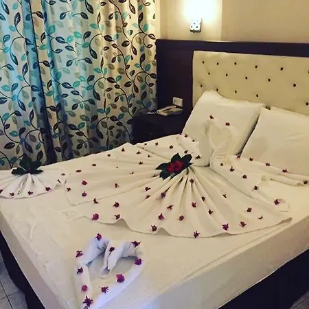 Ozturk マルマリス